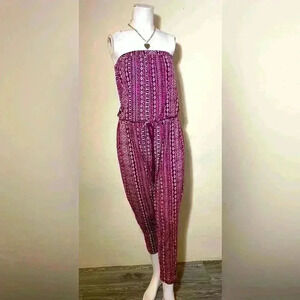 🎆 NWOT Maroon and white Tube top jumpsuit